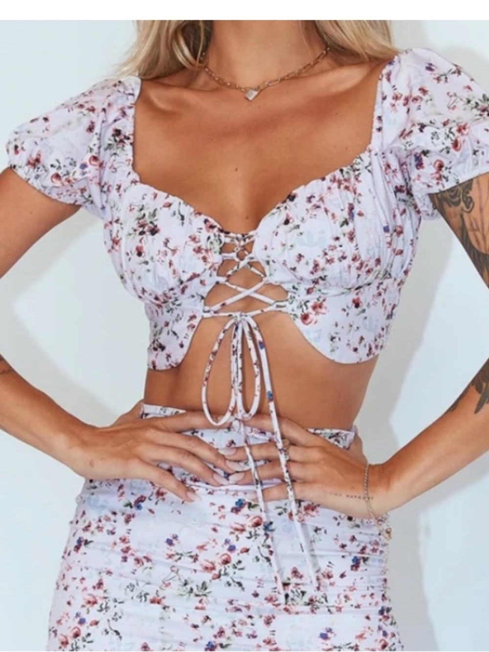 Princess Polly Pink Floral Lace-Up Crop Top Bardot Style Women’s Size 2